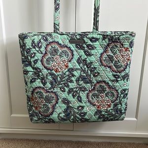 Vera Bradley mint green tote